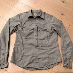 Filson Womens Top Blouse shirt Tan  Hunting Hiking Quality Field Shirt - ,